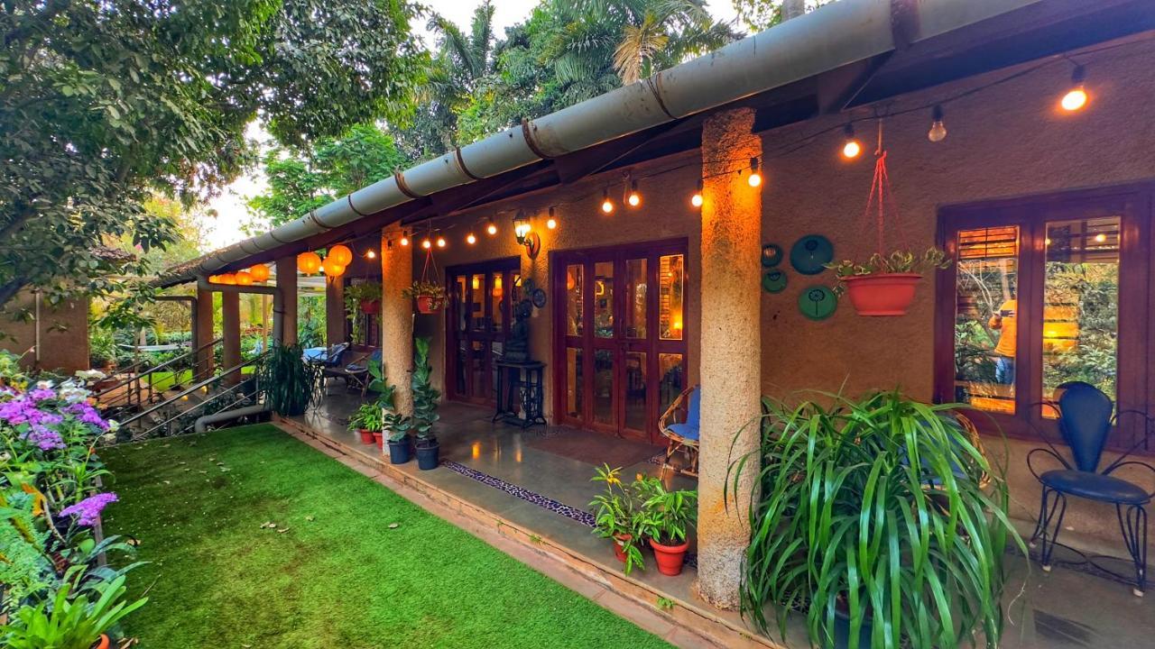 Peace Lily Cottage Карджат Екстериор снимка