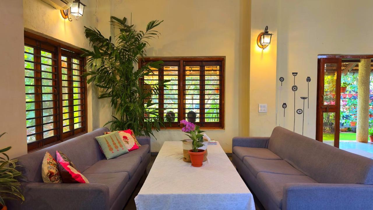 Peace Lily Cottage Карджат Екстериор снимка