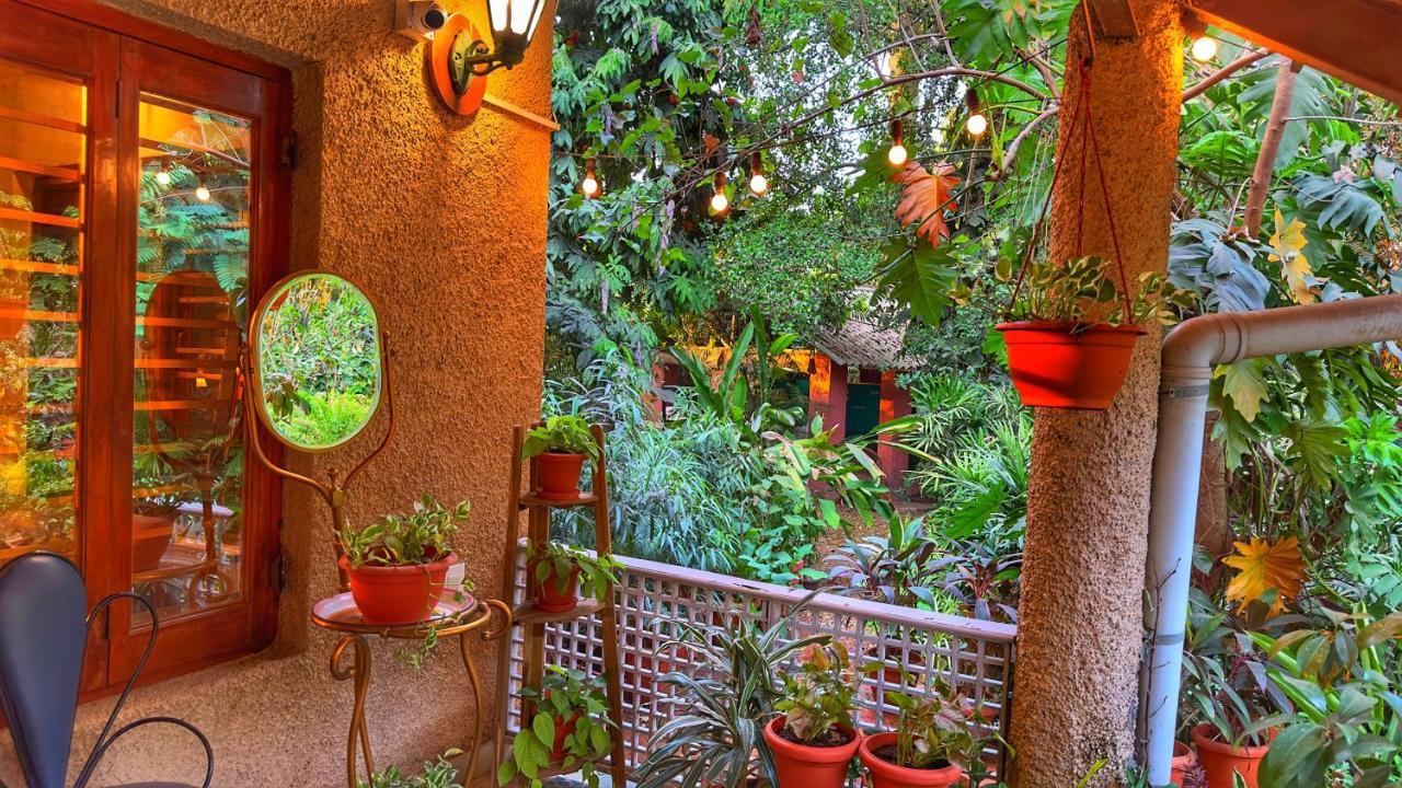 Peace Lily Cottage Карджат Екстериор снимка