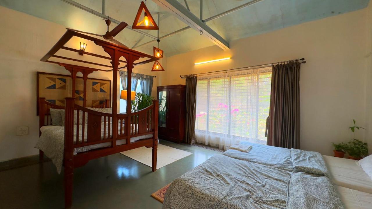 Peace Lily Cottage Карджат Екстериор снимка