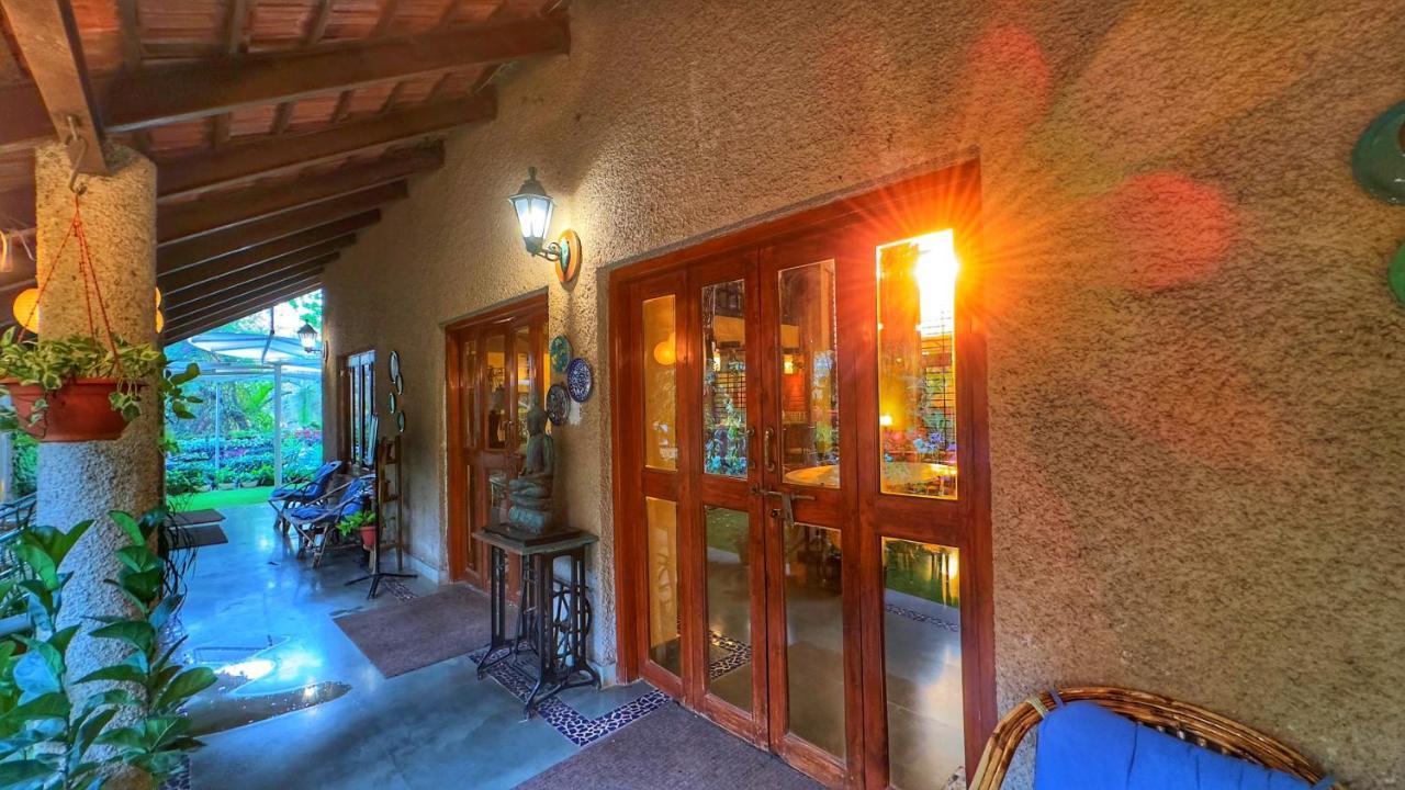 Peace Lily Cottage Карджат Екстериор снимка